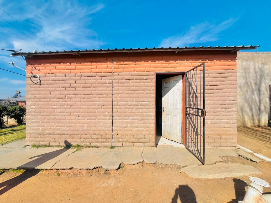 2 Bedroom Property for Sale in Bloemside 4 Free State